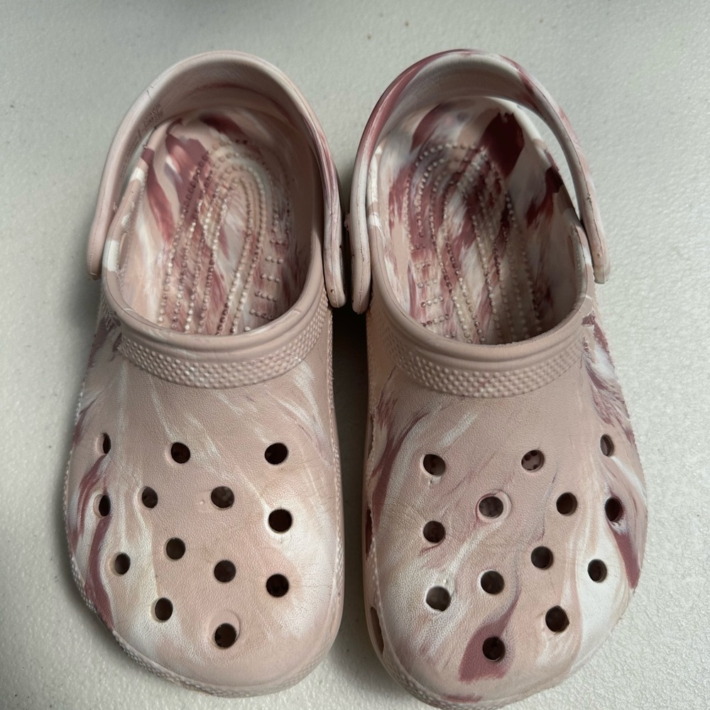 Marble Crocs - Picture 3 of 5